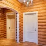 Какву унутрашња врата су боље инсталирати у дрвеној кући: савети о избору и фазама инсталације