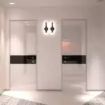 Pintu interior dalam solusi putih - universal untuk interior apa pun