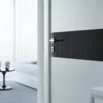Uși de interior în soluție albă - universală pentru orice interior