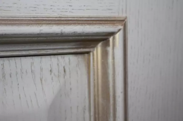 List vrata s patinom
