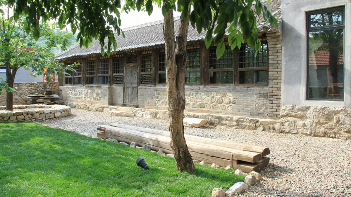 Pekin yaxınlığında boş bir malikanə, rahat bir loft-məkana çevrildi