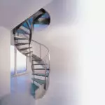 Características de escadas de aço inoxidável: espécies e vantagens [componentes necessários]