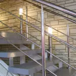 Особливості сходів з нержавіючої сталі: види і переваги [необхідні комплектуючі]