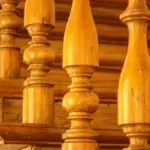 Cales son os balaustres para elixir unha escaleira de madeira: especies, tamaños e razas de madeira populares