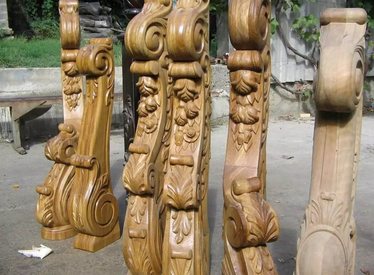 столбы из дерева фото