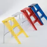 Stolička s transformací ve schodech - univerzální židle nebo dva předměty v jednom