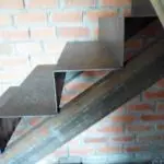 Hogyan készítsünk lépcsőházat az alagsorban: a gyártás fő szakaszai három példával