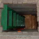 Como facer unha escaleira no soto: as principais etapas da fabricación en tres exemplos
