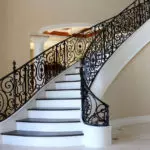 Verfügt über geschmiedete Treppen: Typen, Vorteile und Fertigungstechnik | +55 Foto