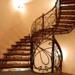जाली सीढ़ियों की विशेषताएं: प्रकार, फायदे और विनिर्माण प्रौद्योगिकी | +55 फोटो