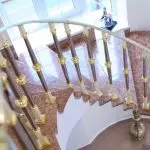 Cómo instalar independientemente Balústeres en las escaleras: Métodos de sujeción e características de instalación