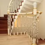 Como instalar os balaustres de forma independente nas escaleiras: Métodos de fixación e funcións de instalación