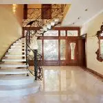 Značajke dizajna hodnika sa stubištem i mogućim opcijama za aranžman | +70 fotografija