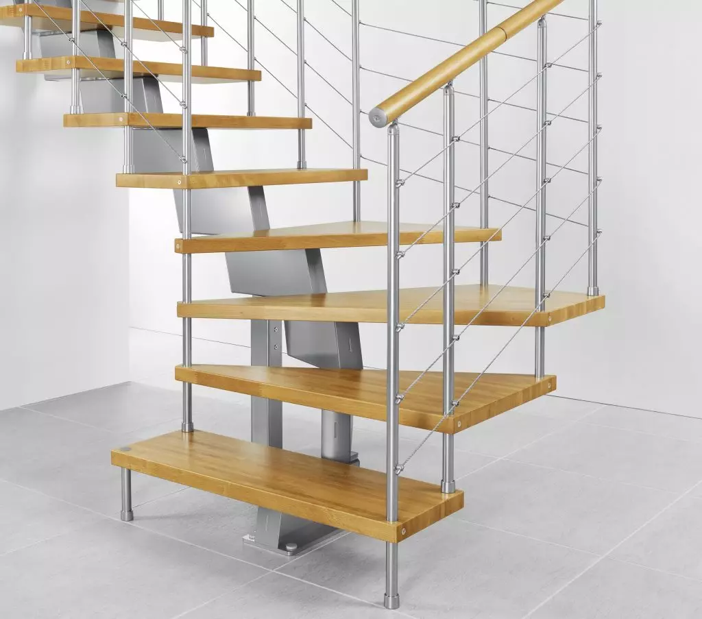 Escada modular rotativa