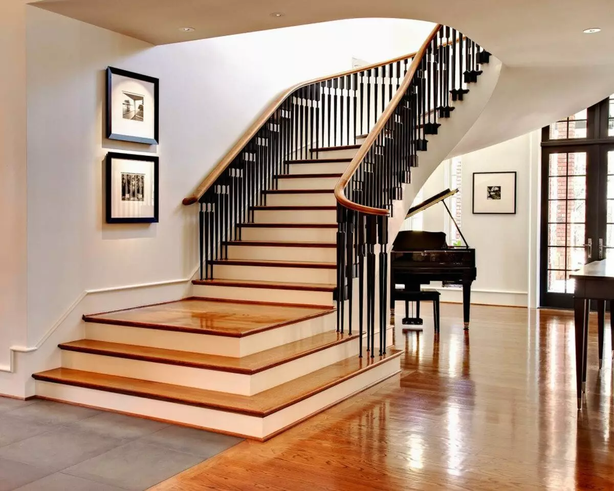 Kako odvojiti stubište u kući: odabir materijala za oblaganje | +65 fotografija