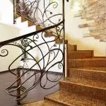 Jak oddělit schodiště v domě: výběr obložení materiálu +65 photo