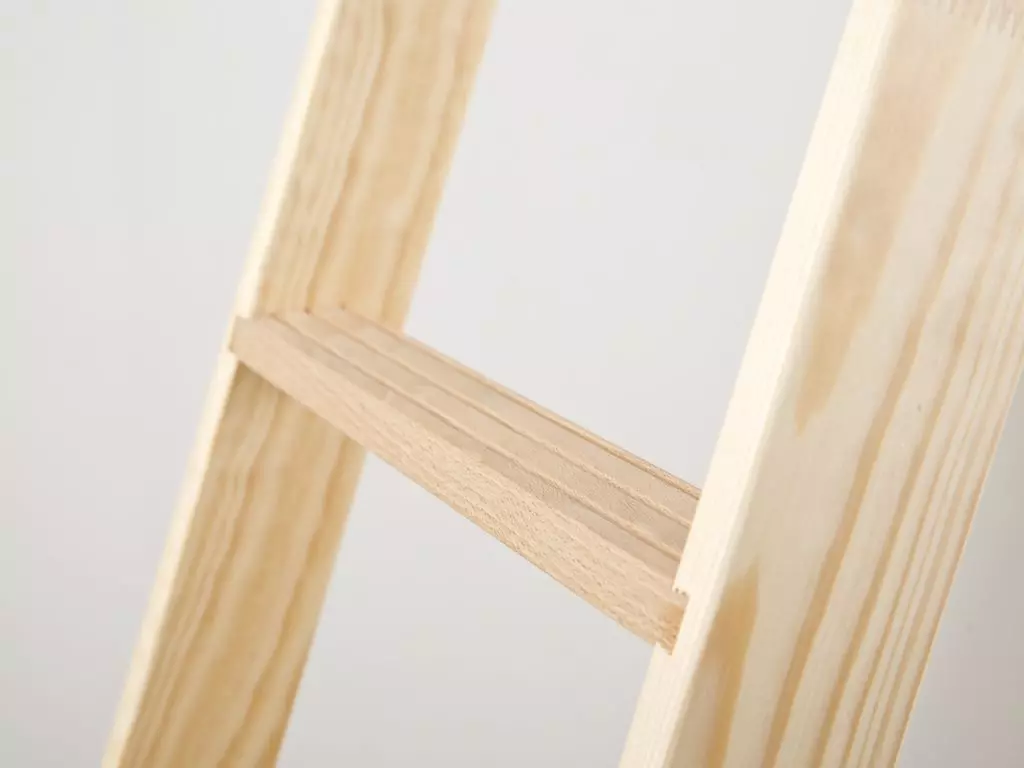Proizvodnja lesenega spalnice: Izračun in navodila za samo-sestavljanje