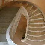ການຜະລິດ Staircase STAIRTED STAIRTE: ການຄິດໄລ່, ຮູບແບບ, ການຖອກຄອນກີດດ້ວຍມືຂອງທ່ານເອງ