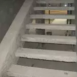 鉄筋コンクリート階段の製造：あなた自身の手で計算、型枠、コンクリート