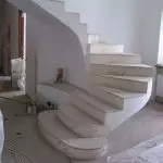 Produkcja żelbetowych schodów: Obliczanie, szalunki, oblodzenie betonu z własnymi rękami
