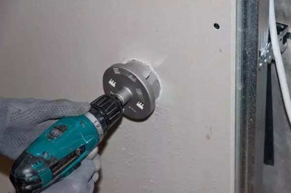 Wiring under plasterboard: deposit correctly