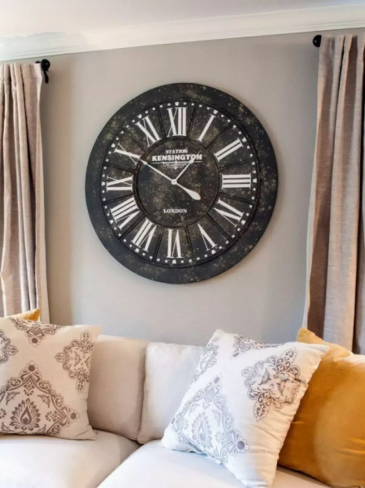 Wall Clock sa living room - 80 mga larawan ng orihinal na mga ideya sa disenyo