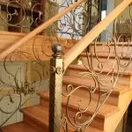 Staircase Railing uye Handrails: Main Marties, kugadzira uye kuisirwa (+86 photos)