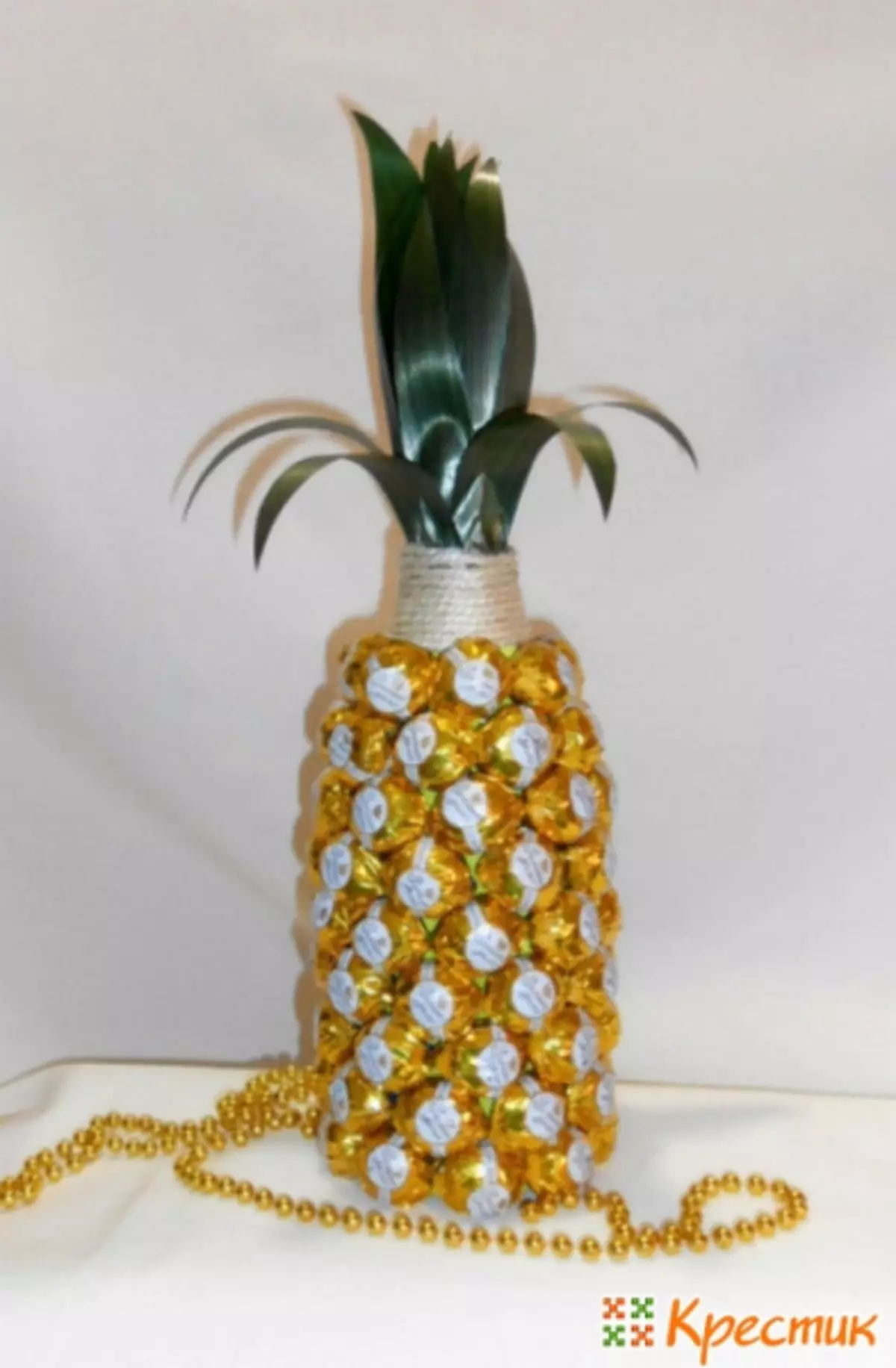 Pineapple from sweets and champagne with their own hands: MK with photos and video