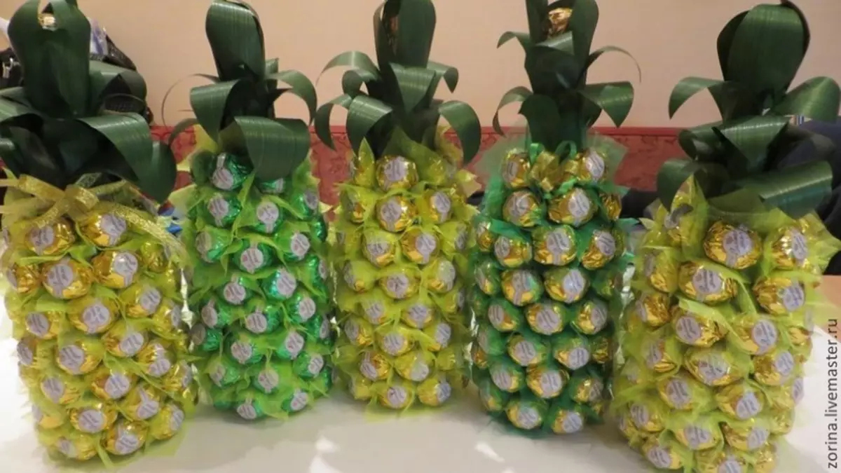 Ananász az édességekből és pezsgőből saját kezével: mk fotókkal és videóval