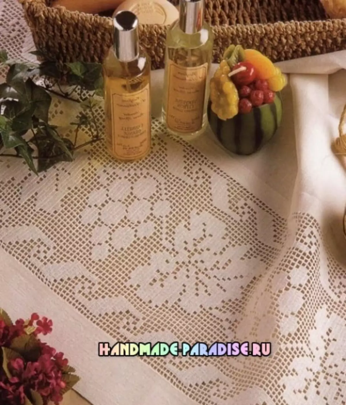 Tablecloths, Napkins and Pillows - Crochet Circuit