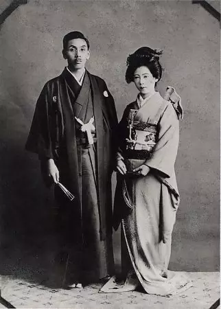 Kuidas õmmelda Jaapani Robe - Kimono Tehke seda ise: muster ja ajalugu Kleidide loomine