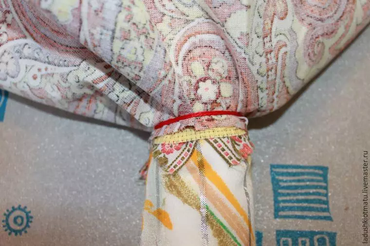 Қуыршақпен қапталған шеберлік сабағы оны өзіңіз жасаңыз: Заленник және Берин