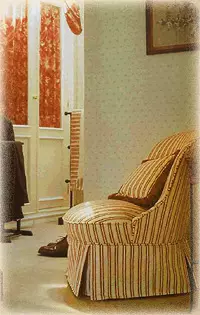 Como costurar uma capa na própria cadeira: padrão com uma descrição de corte e costura
