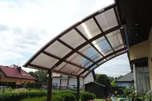 Polycarbonate canopy, attached to the house: Installation, photo