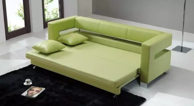 Características de la selección del sofá para el sueño diario.