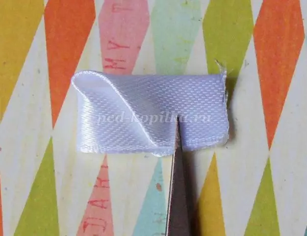 Ribbon de cetim de cabelo para nenas con instrucións paso a paso