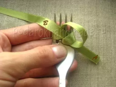 Ribbon de cetim de cabelo para nenas con instrucións paso a paso