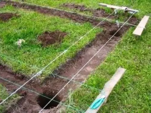 Arbour des tuyaux avec vos propres mains - des versions simples de structures de jardin