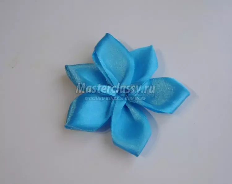 Bow of Satin Ribbon ເຮັດດ້ວຍຕົນເອງສໍາລັບ bouquet ຫຼືຜົມທີ່ມີຮູບຖ່າຍ