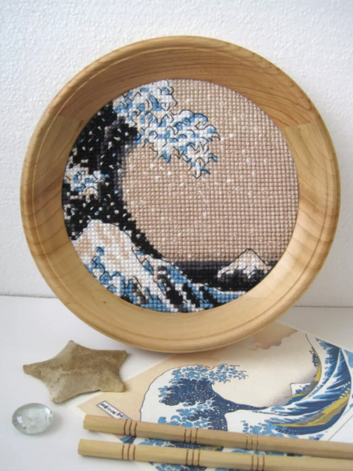 How to insert embroidery into the frame: master class with photos and video