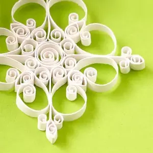 Quilling: تصویر کے منصوبوں کے ساتھ ماسٹر کلاس میں قدم کی طرف سے Snowflake قدم