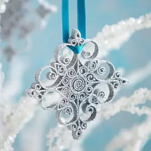 Quilling: Snowflake pass pass fil-klassi kaptan bi skemi ta 'ritratti