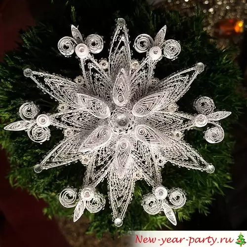 Quilling: Snowflake Langkah demi langkah di kelas induk dengan skim foto