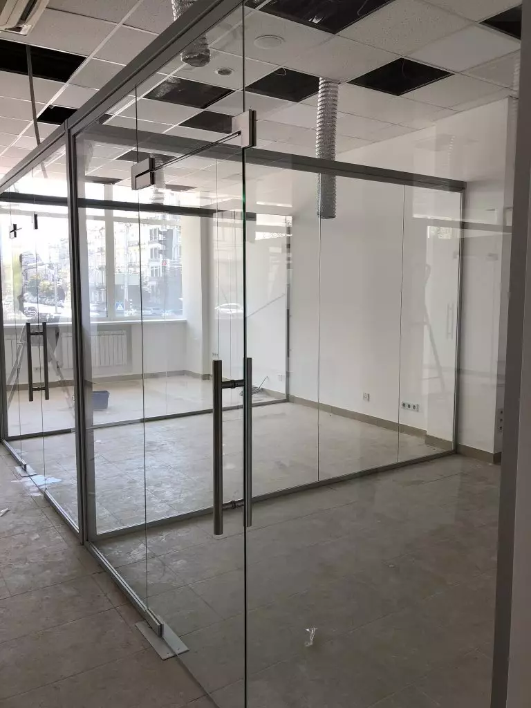 Glass partitions: pros and cons