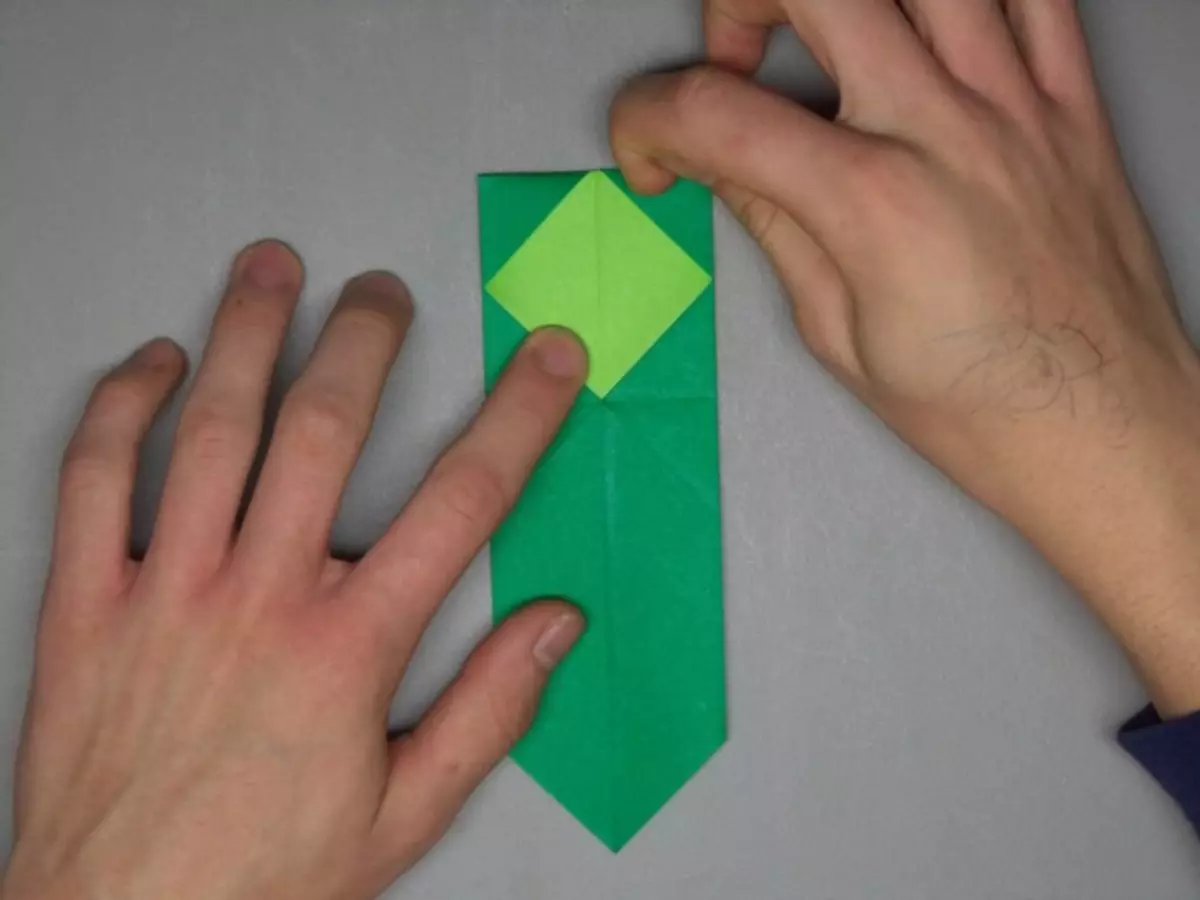 Како да се направи оригами резервоар