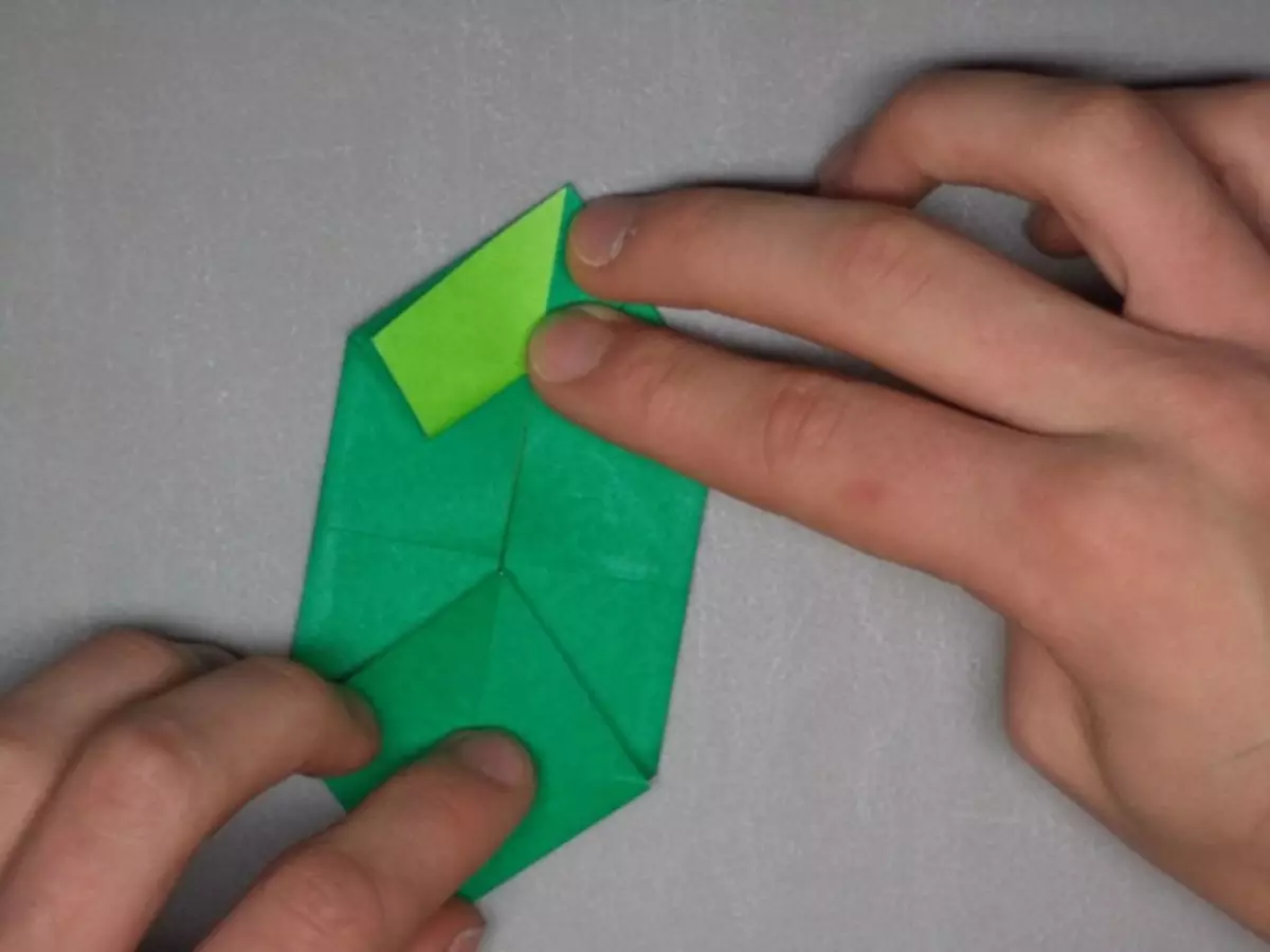 Hogyan készítsünk origami tartályt