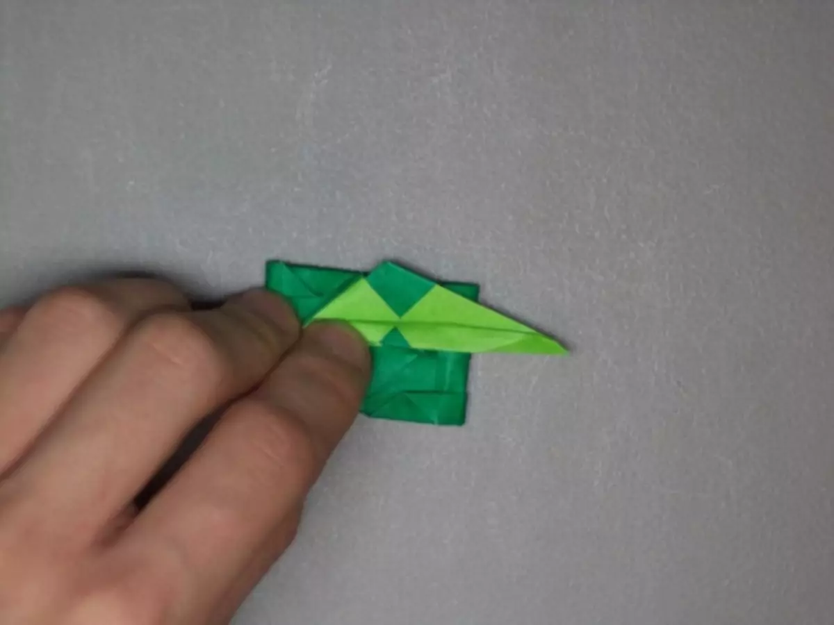 Hoe om origami tenk te maak