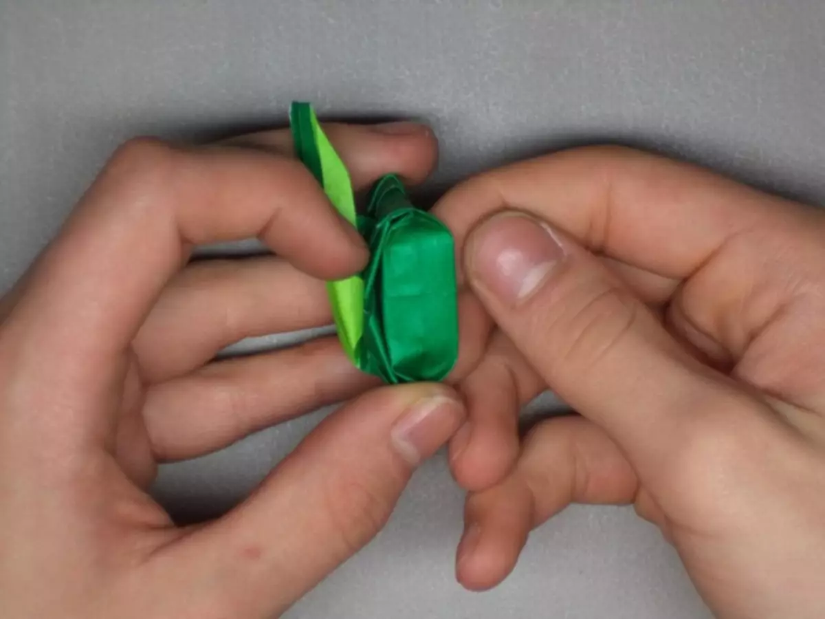 Ինչպես կատարել origami բաք