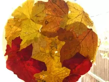 Los artesanías de otoño lo hacen usted mismo en el jardín de infantes