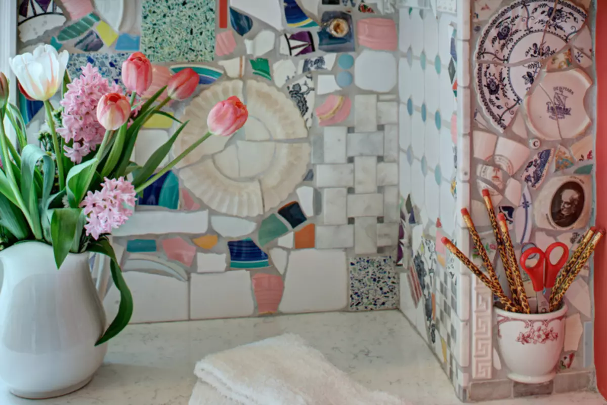 Mozaika s vlastnými dlaždicami v kúpeľni: Ako urobiť fotografie a videá